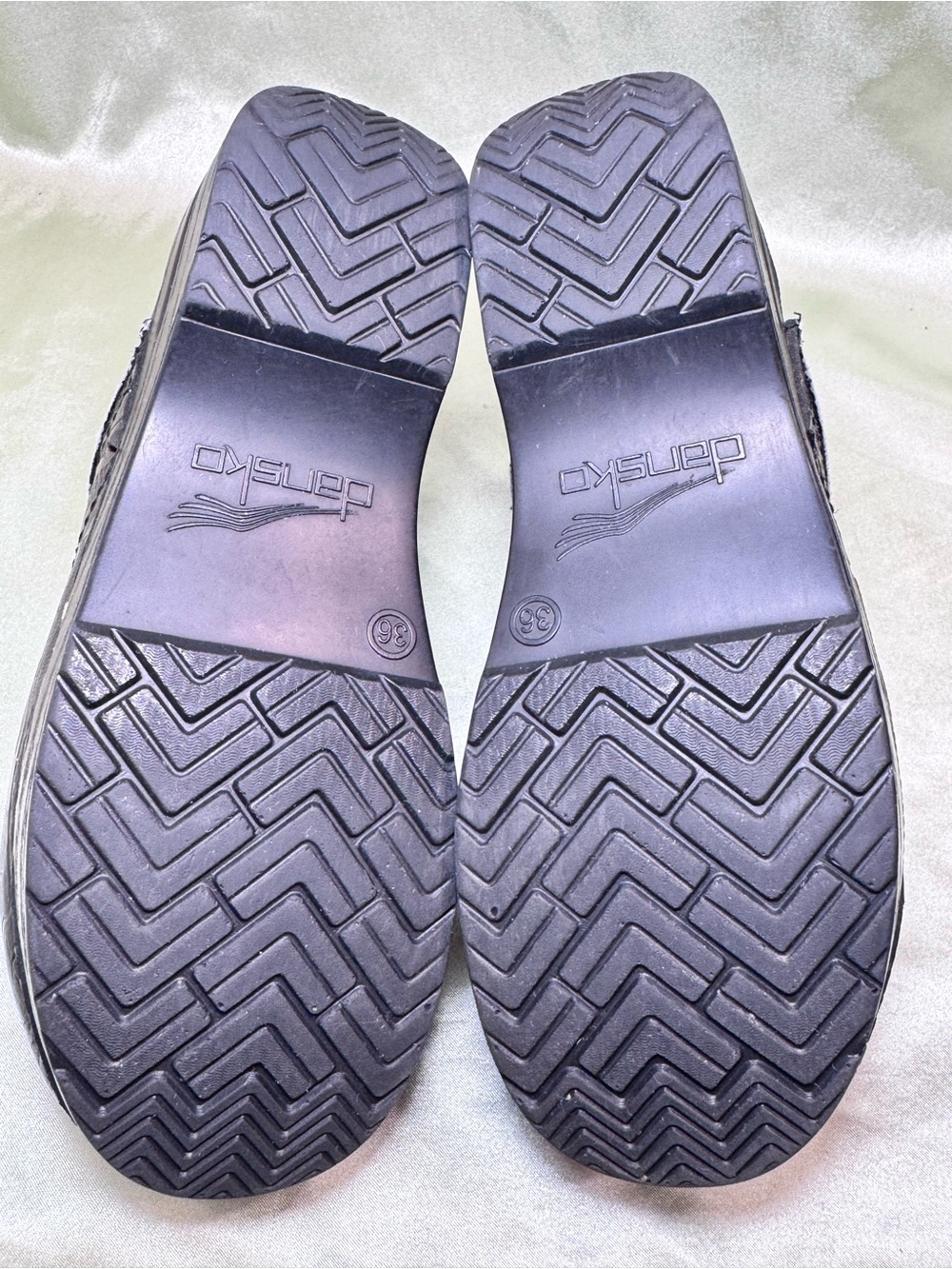 Dansko Professional Embossed Leather Clogs Comfort Shoes Size 36 US 5.5-6 Womens - Picture 7 of 8